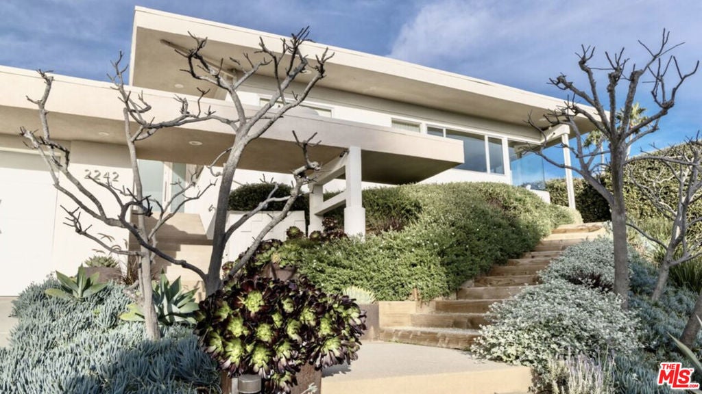 Photo of Listing #25520059