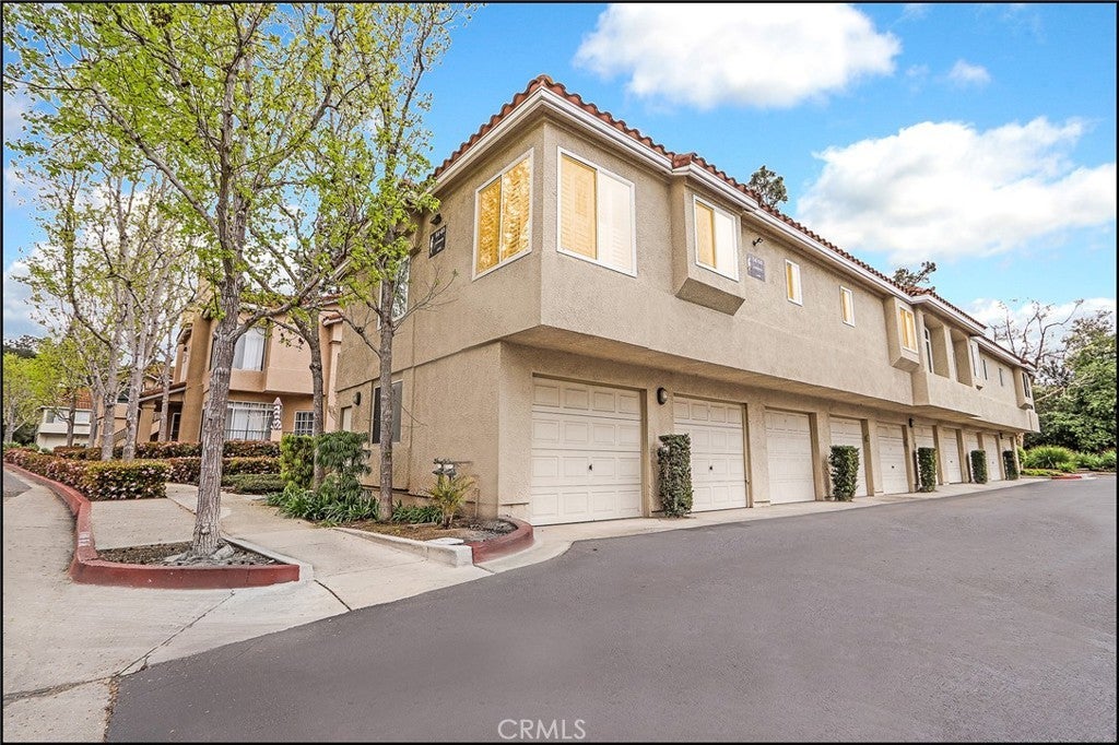 Photo of Listing #OC25070268