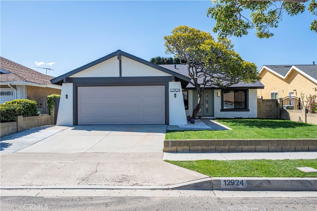 Photo of Listing #DW25072842