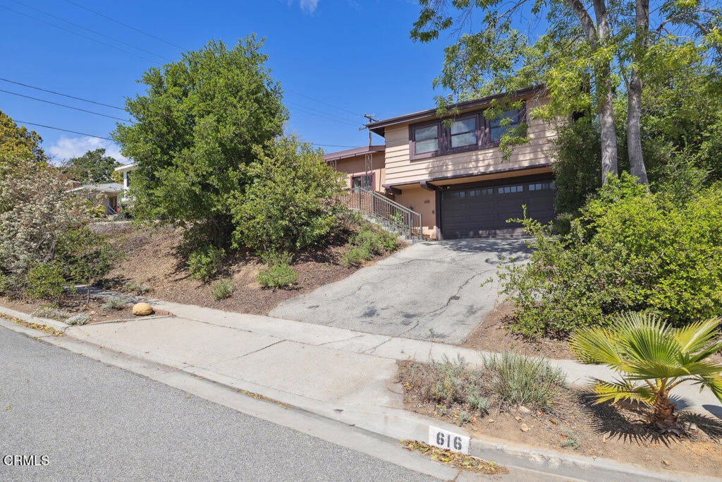 Photo of Listing #V1-29083