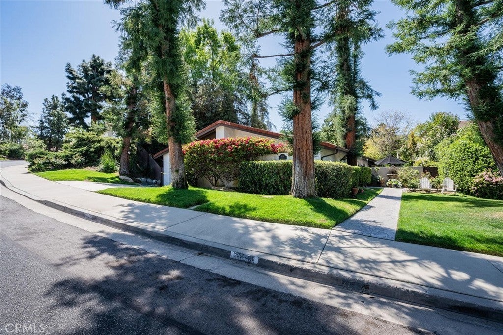 Photo of Listing #SR25072109