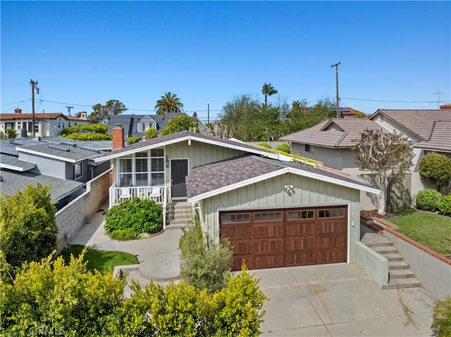 3521 Elm Avenue, Manhattan Beach.