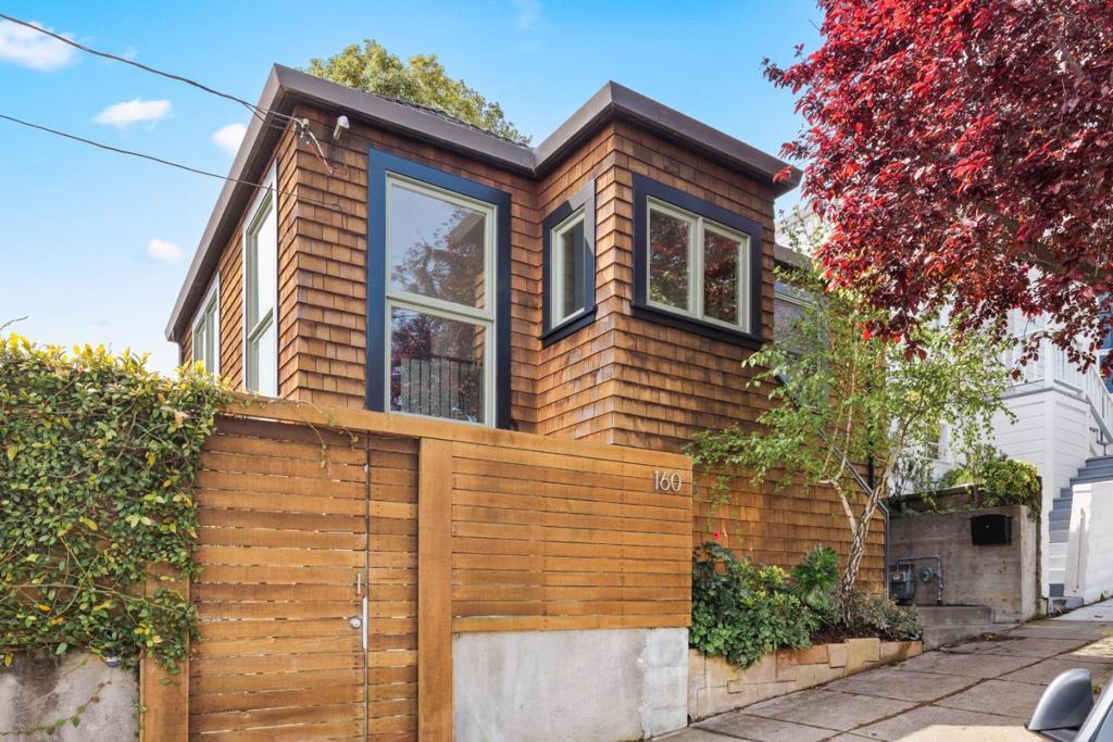 Photo of Listing #ML82000880