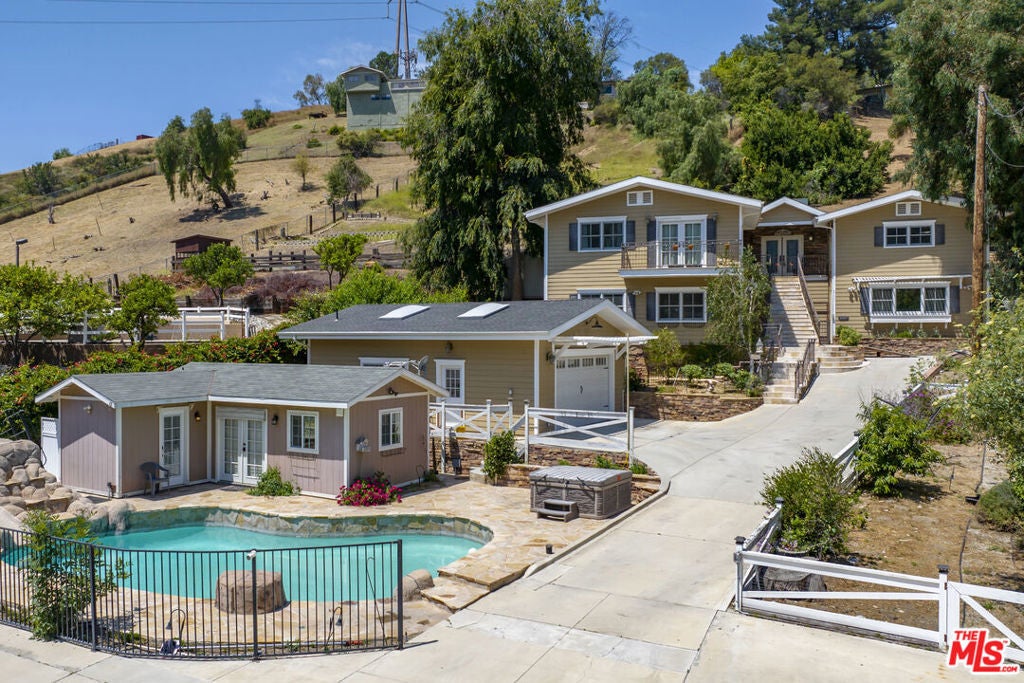 Photo of Listing #25516603