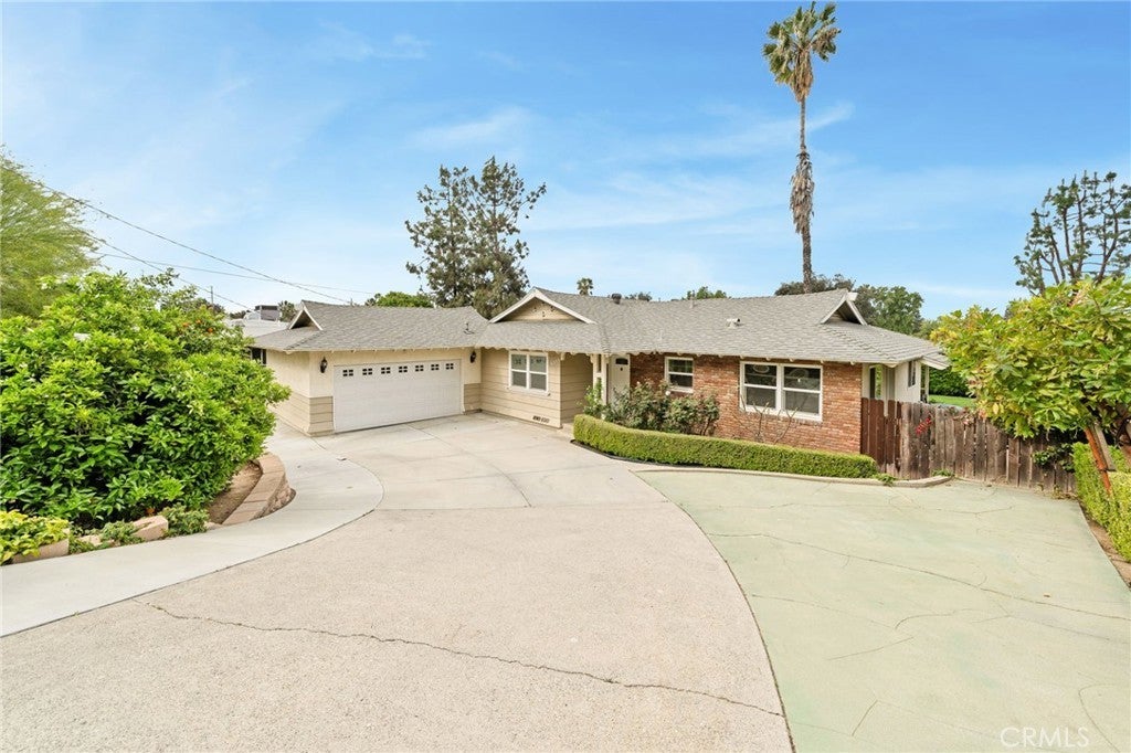 Photo of Listing #IV25073015