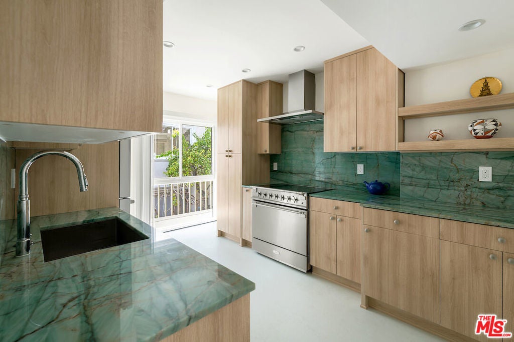 Photo of Listing #25520787