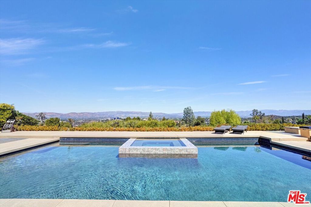 Photo of Listing #25519331