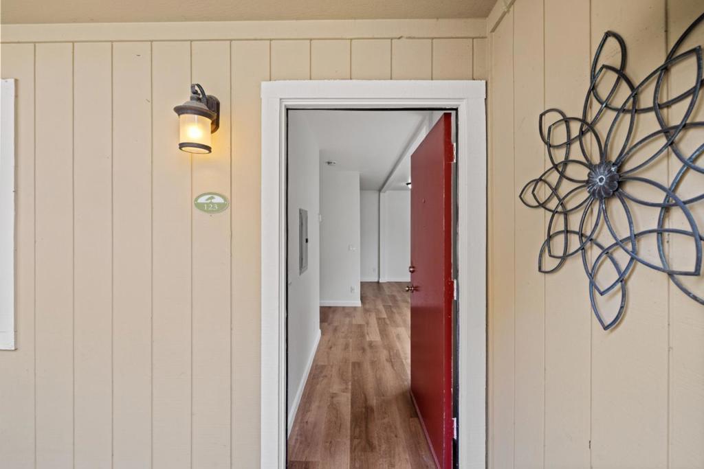 Photo of Listing #ML82000929