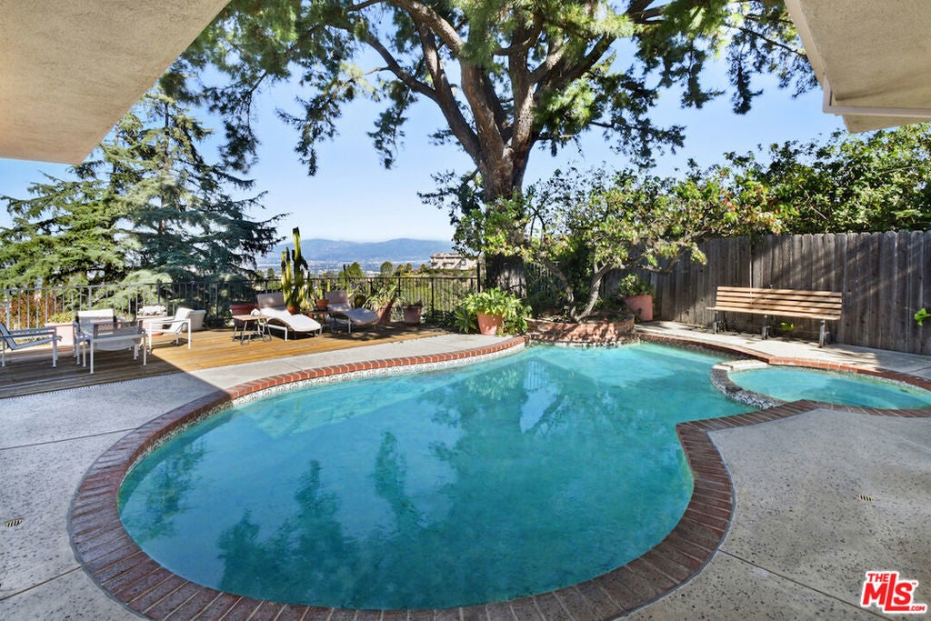 Photo of Listing #25520665