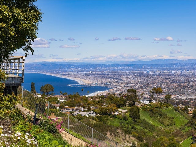 27012 Freeport Road, Rancho Palos Verdes.