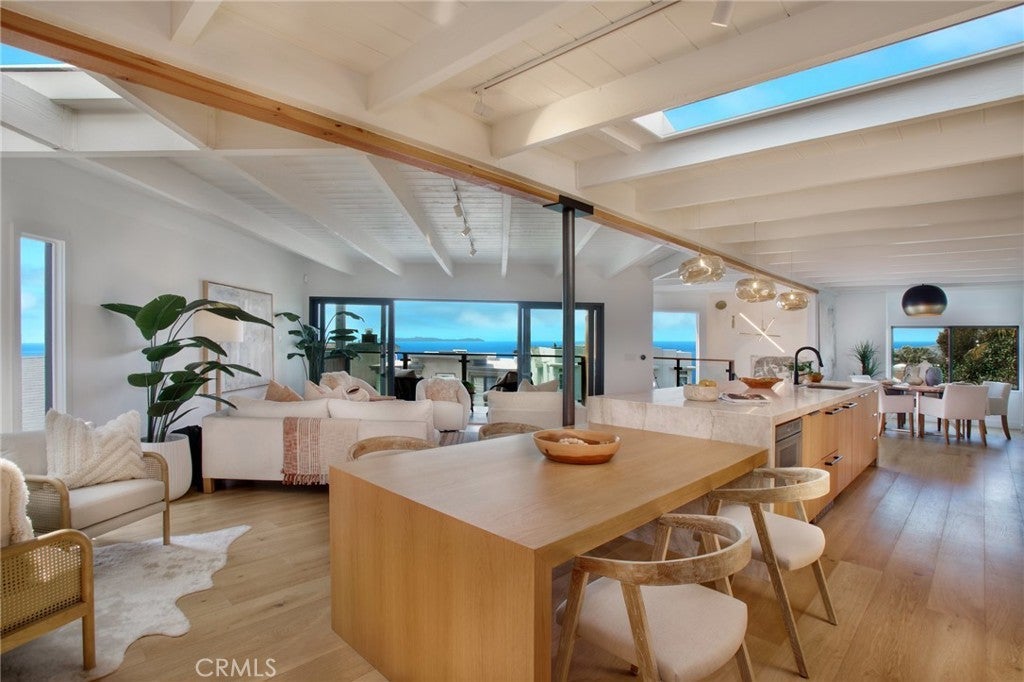 Photo of Listing #OC25063046