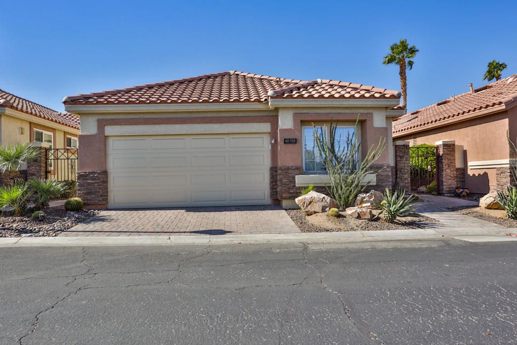 42725 Turqueries Avenue, Palm Desert