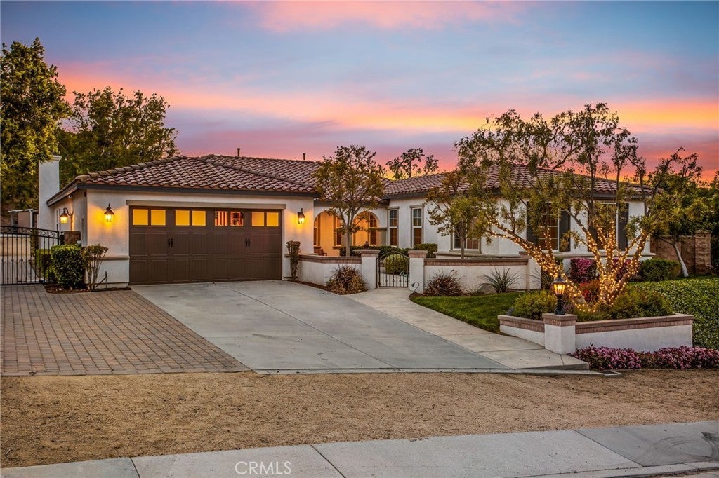 Photo of Listing #IV25073639