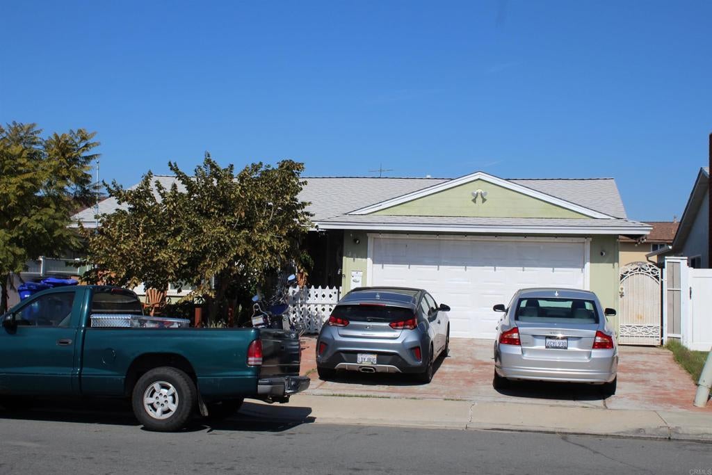 Photo of Listing #PTP2502404