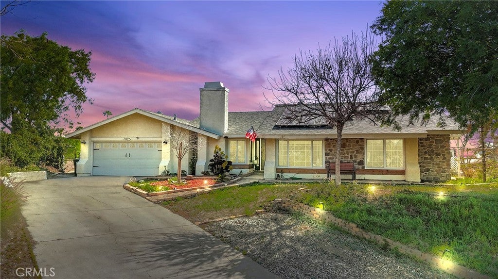 Photo of Listing #IV25073865