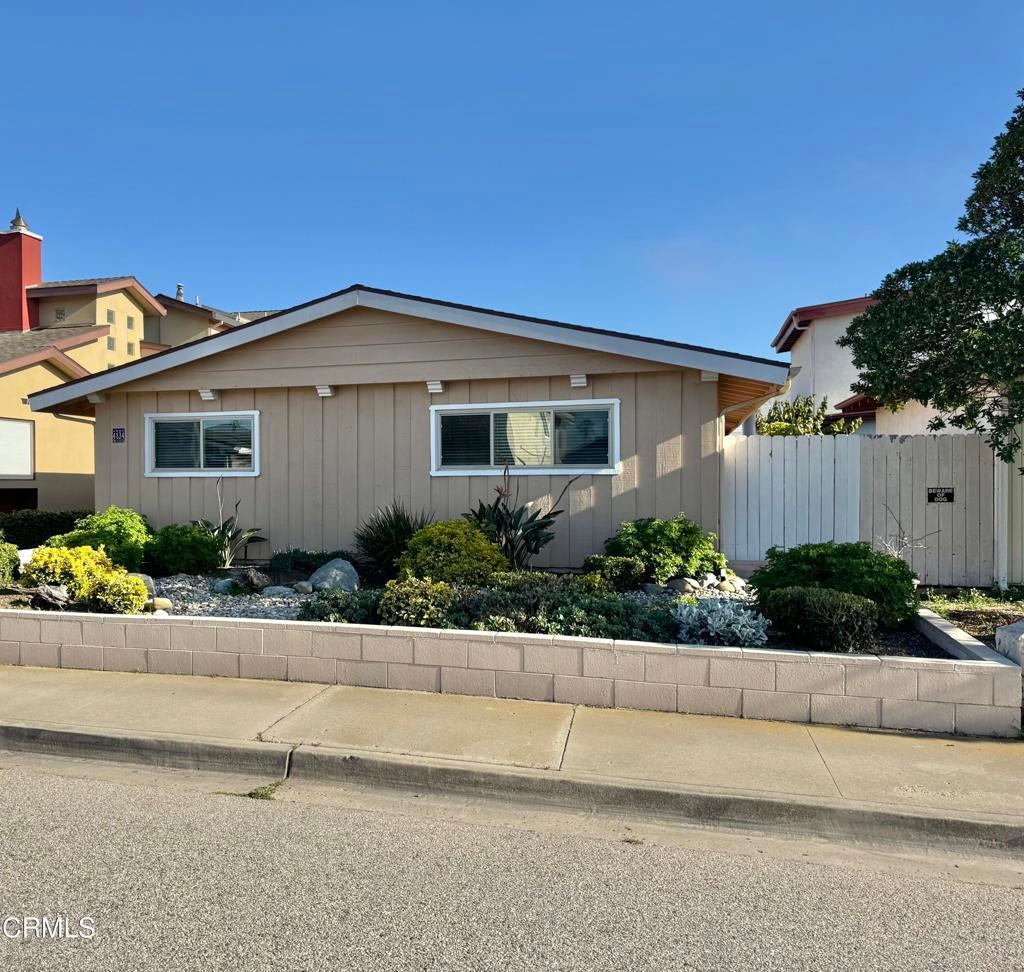 Photo of Listing #V1-29114