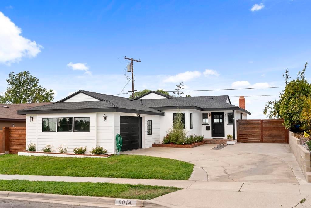 Photo of Listing #PTP2502411