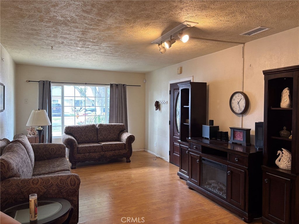 Photo of Listing #PW25063744