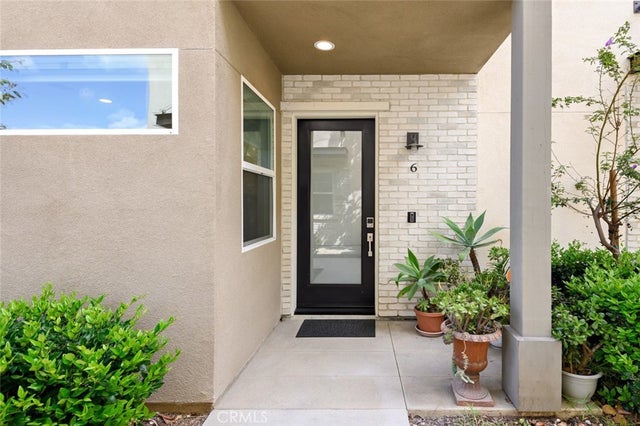 318 Bridgewater Way 6, Gardena.