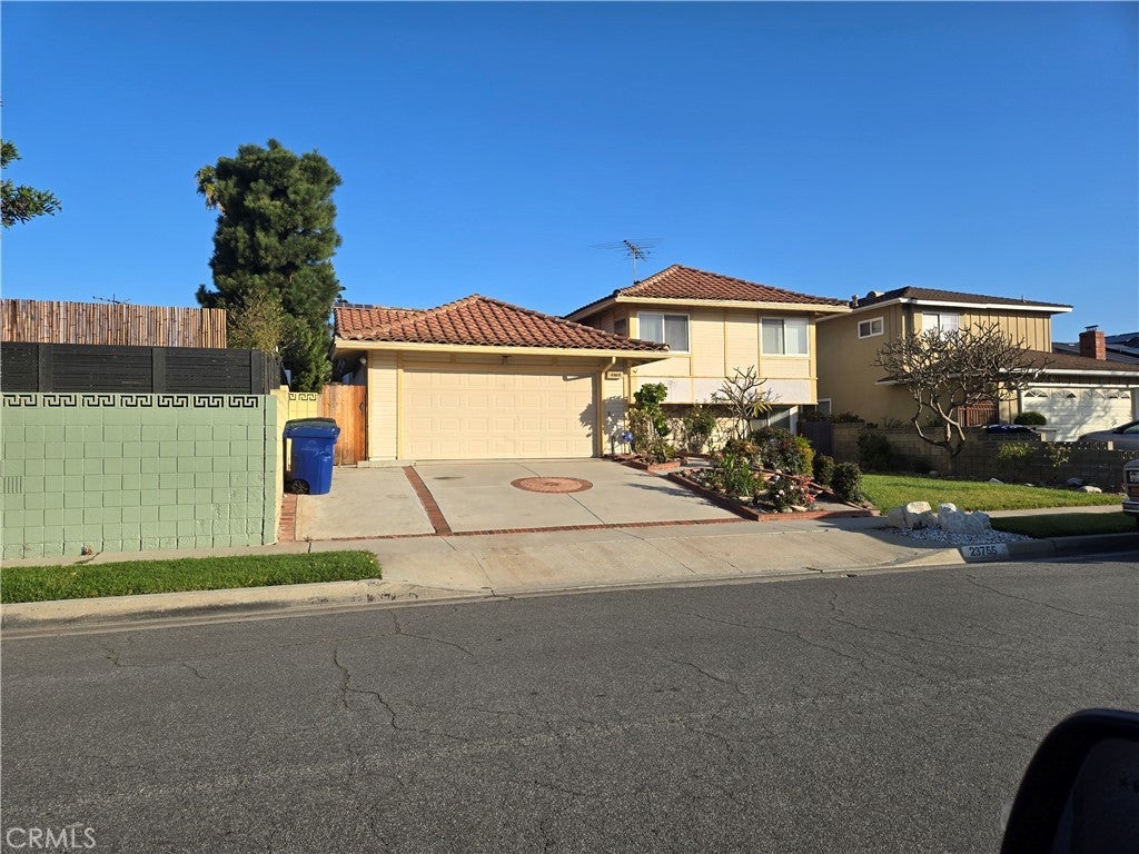 Photo of Listing #PW25074079