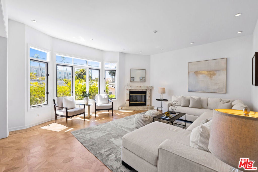 Photo of Listing #25519841