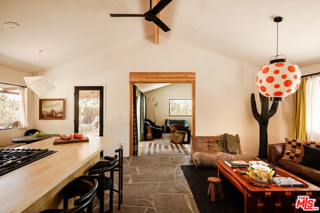 Photo of Listing #25520791