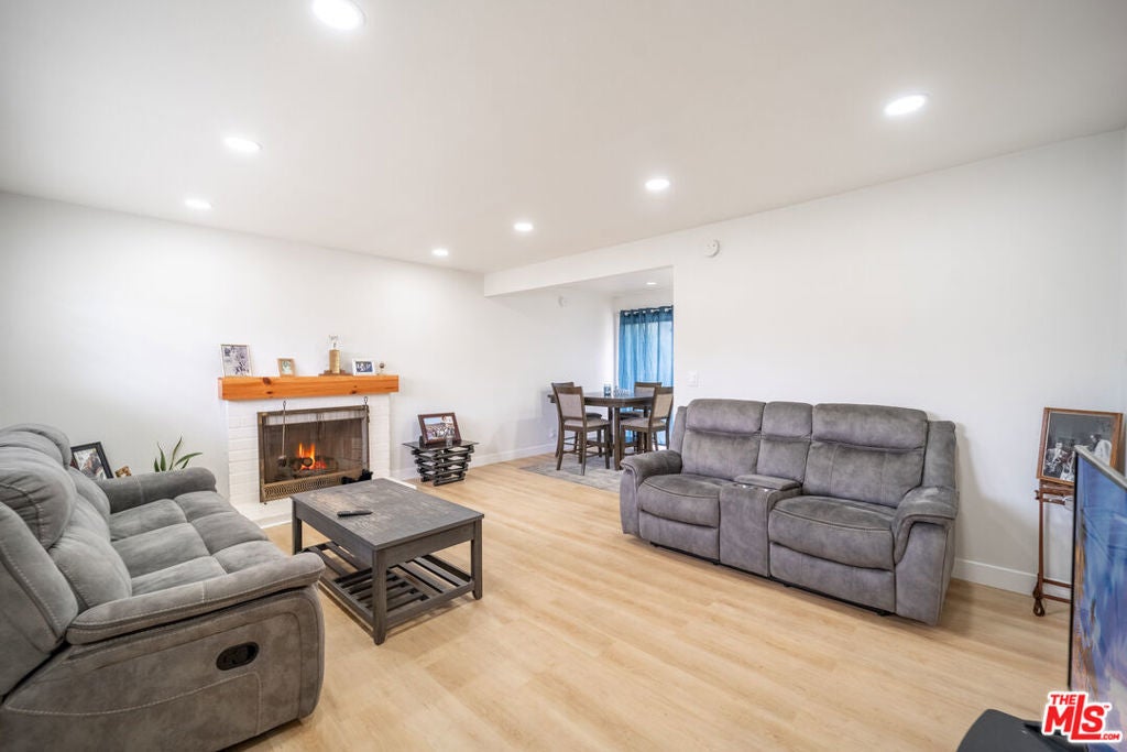 Photo of Listing #25521073