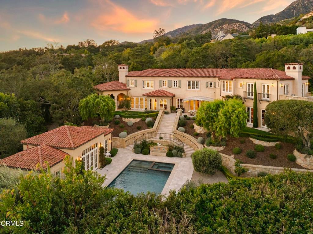 Photo of Listing #V1-29128