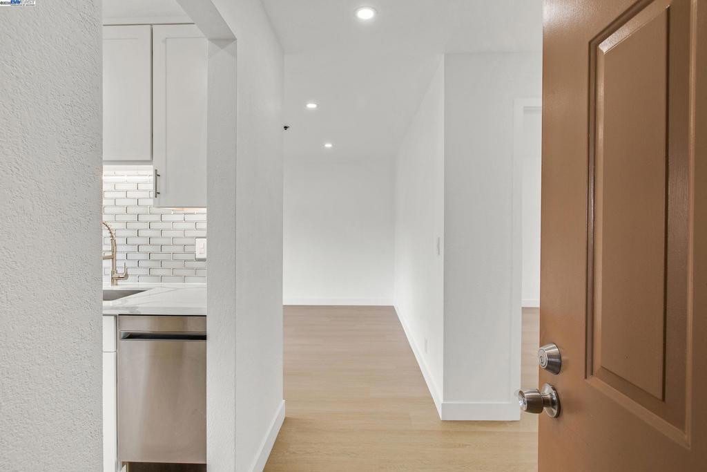 Photo of Listing #41092192