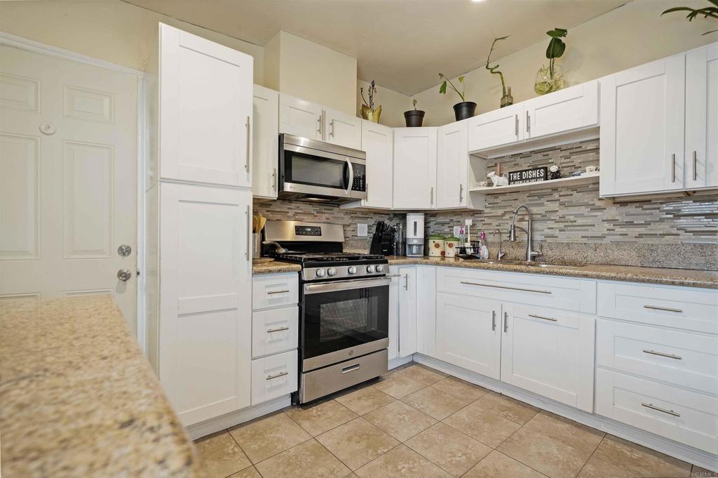 Photo of Listing #PTP2502445