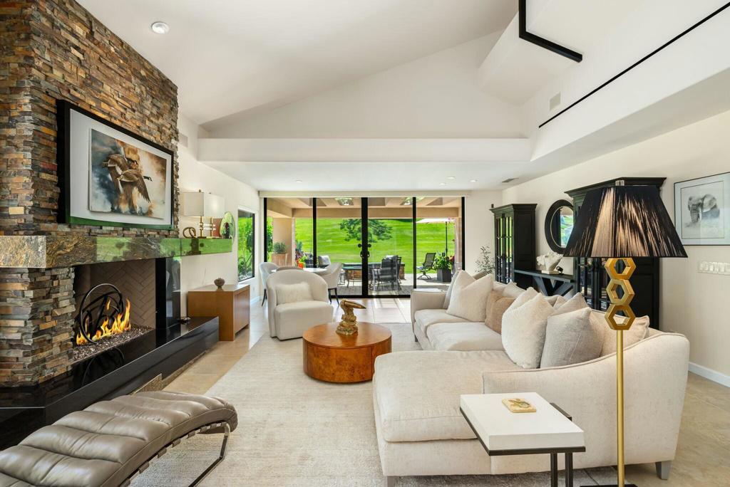 Photo of Listing #219127936DA