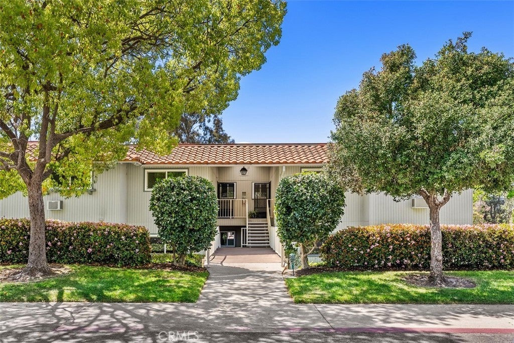 Photo of Listing #OC25073893