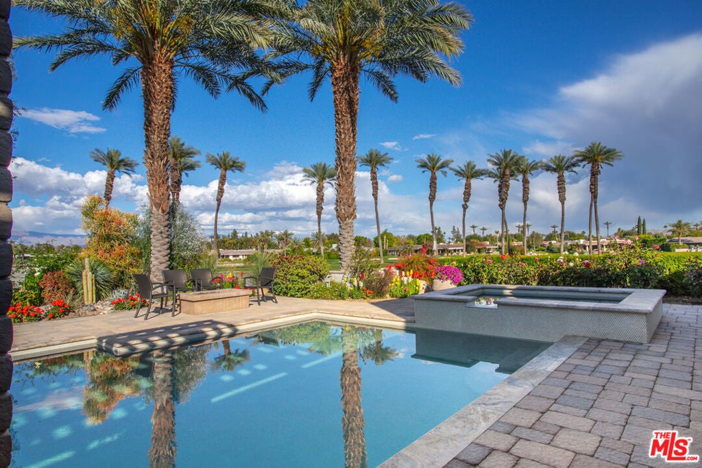 Photo of Listing #25516909