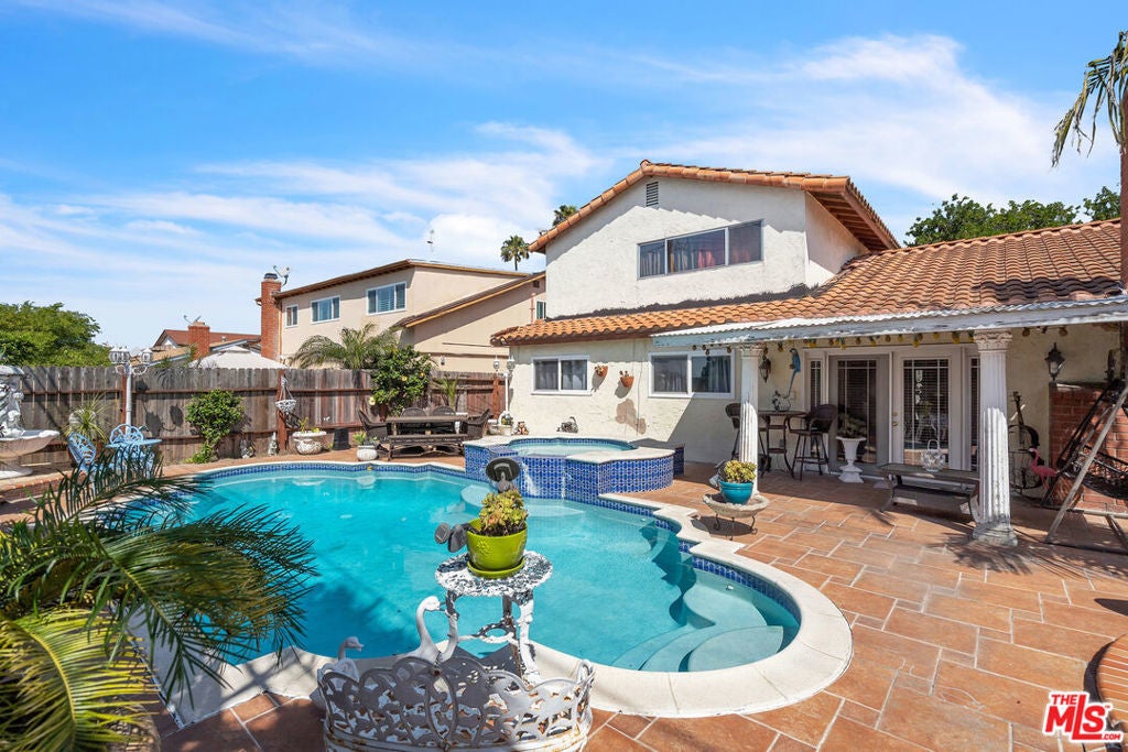 Photo of Listing #25518513