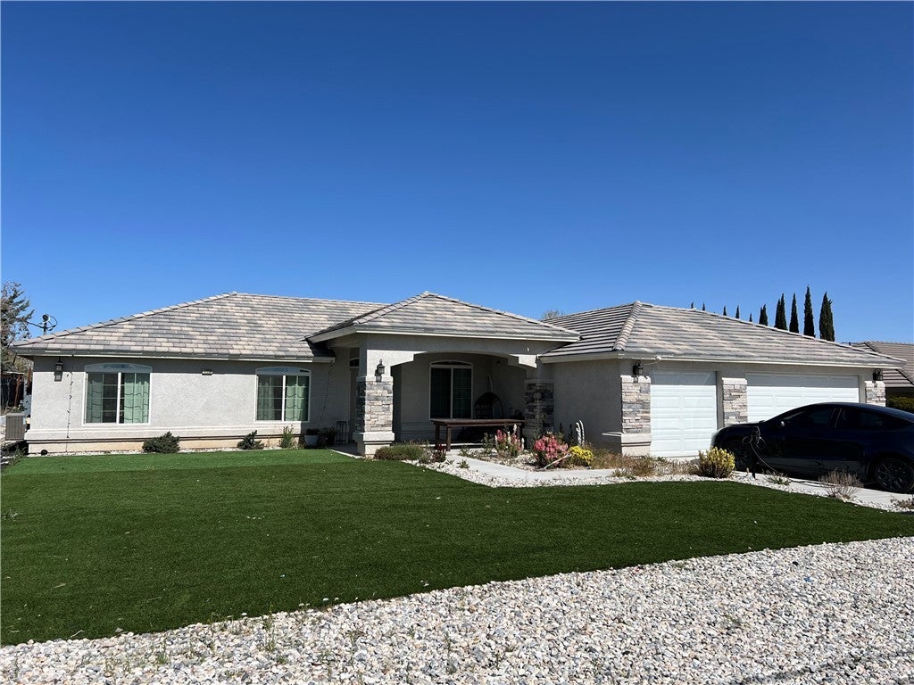 Photo of Listing #IV25075235