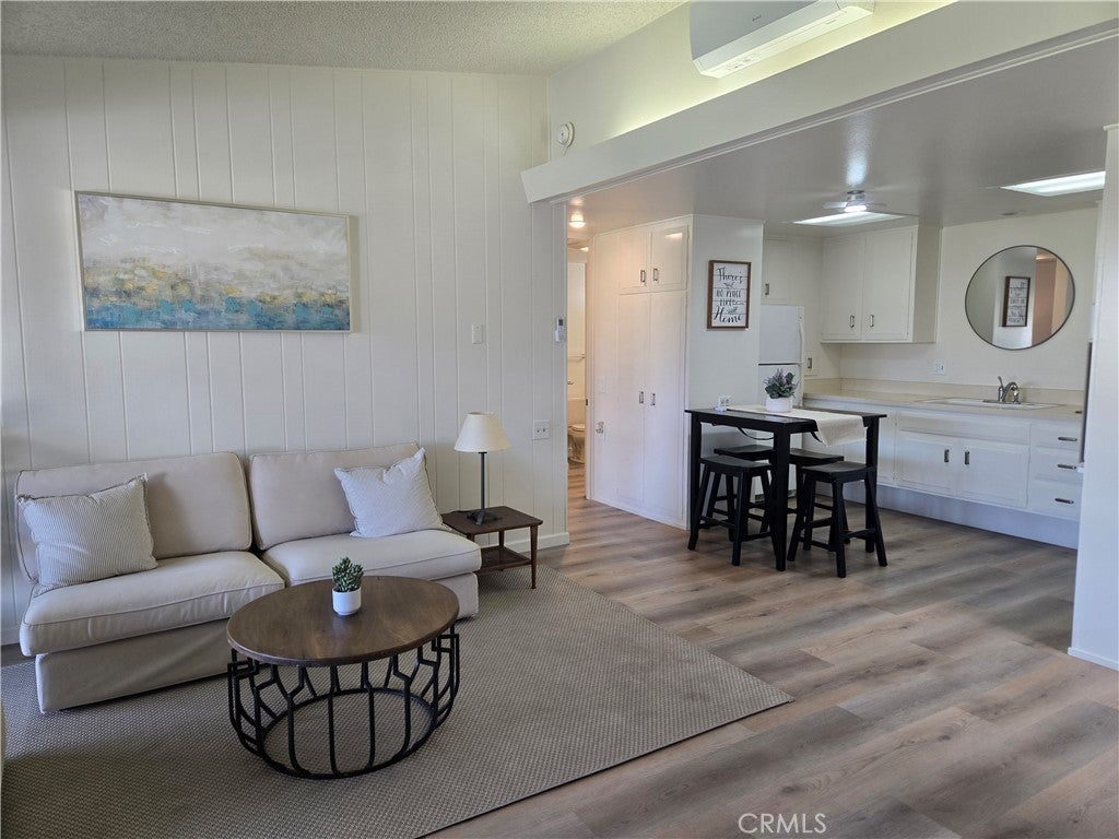 Photo of Listing #OC25059231