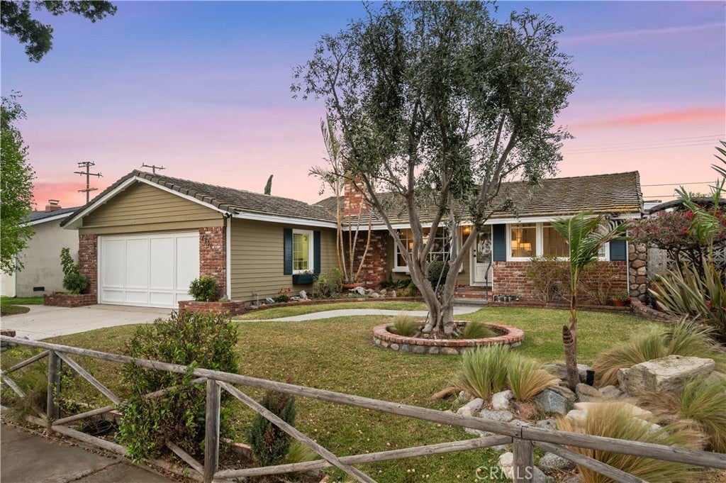 Photo of Listing #OC25075391