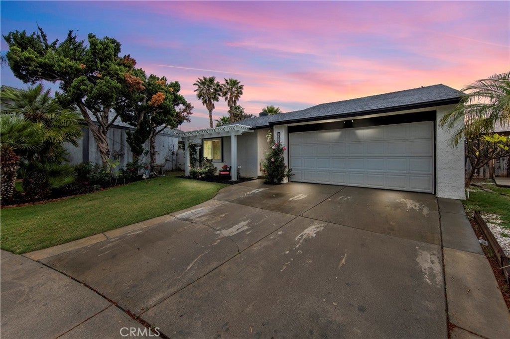 Photo of Listing #IV25075893