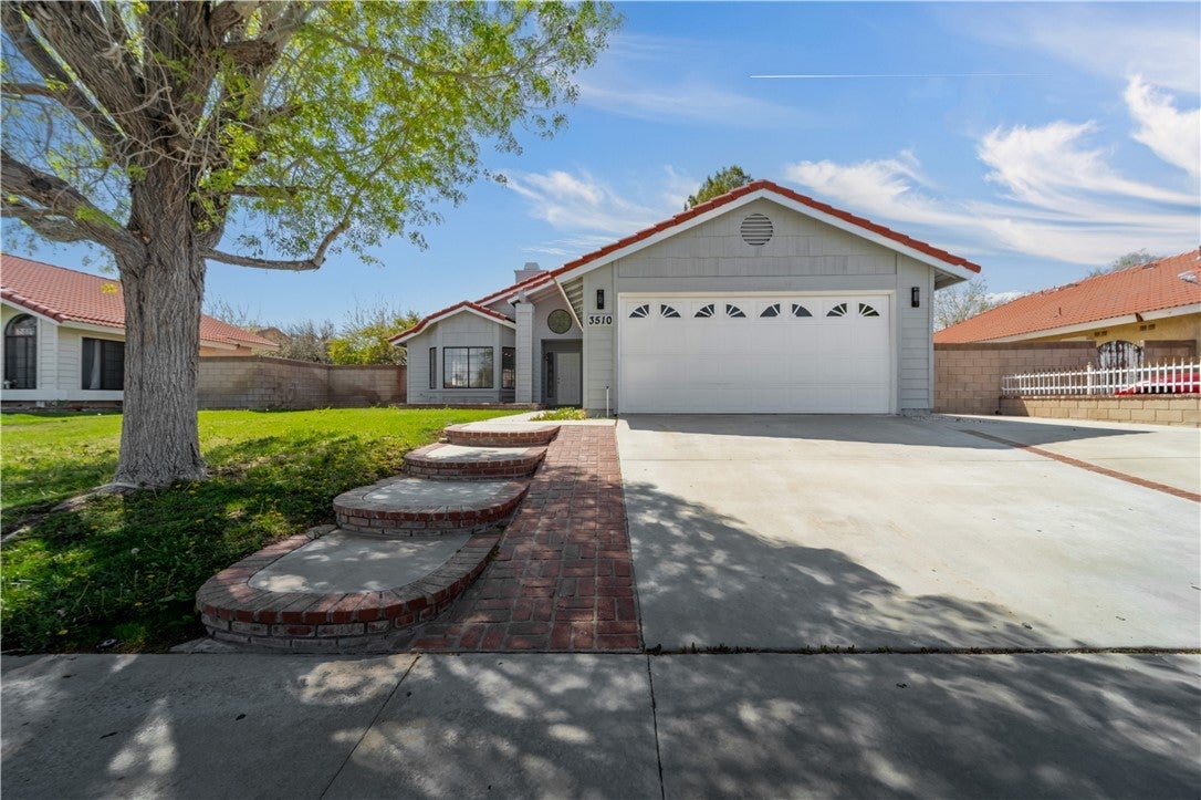 Photo of Listing #SR25075962