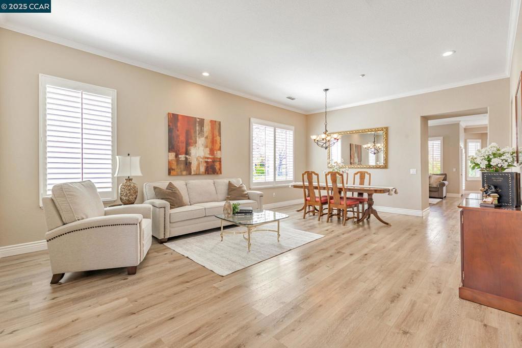 Photo of Listing #41092437