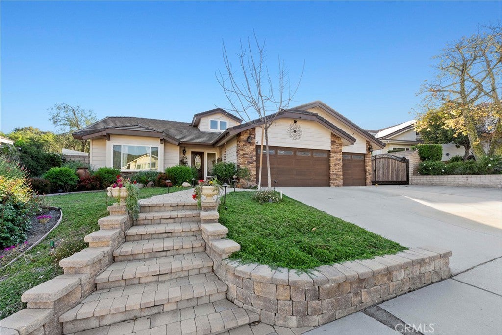 Photo of Listing #SR25074412