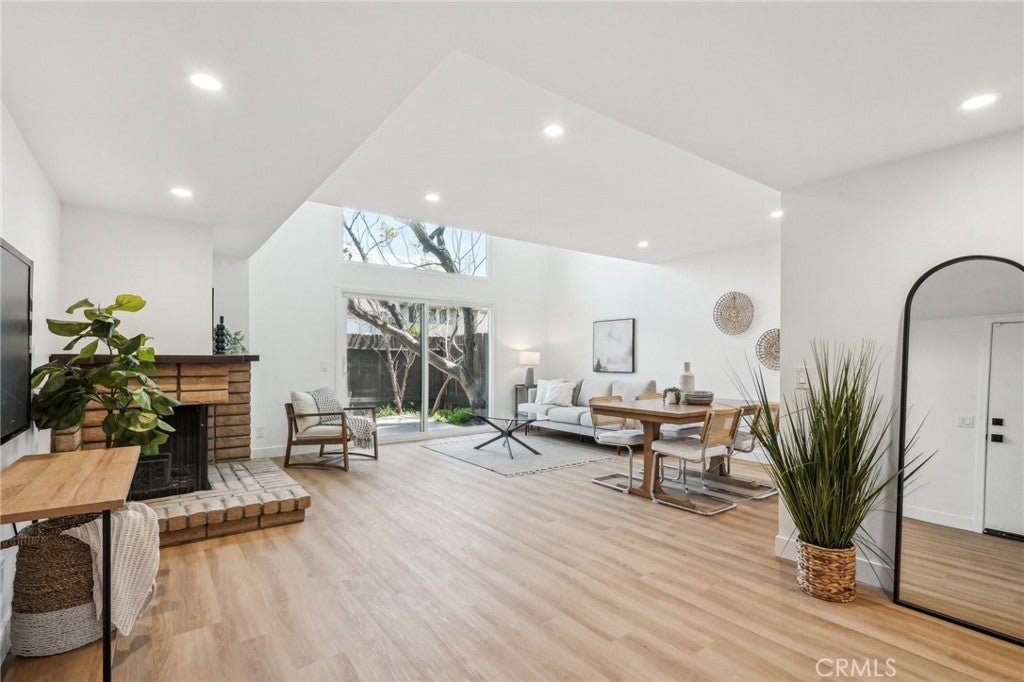 Photo of Listing #CV25075641