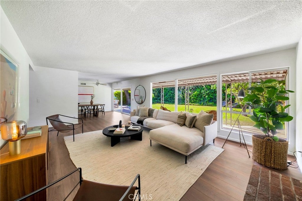 Photo of Listing #NP25075630