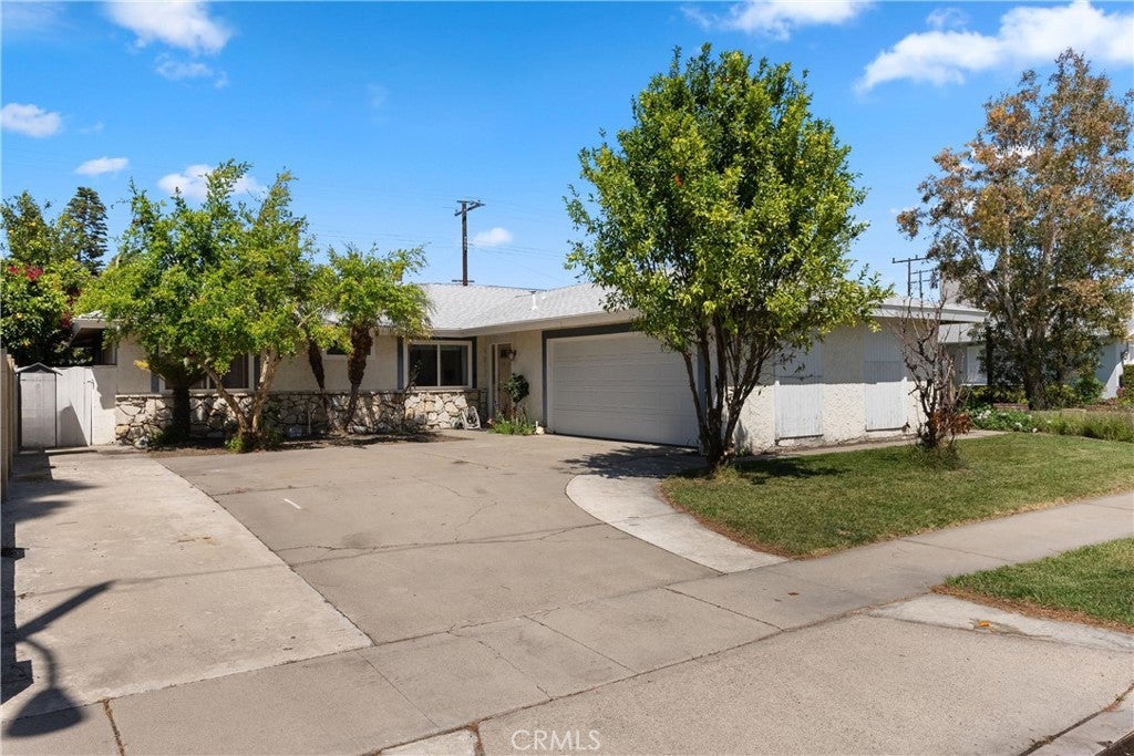 Photo of Listing #NP25075138