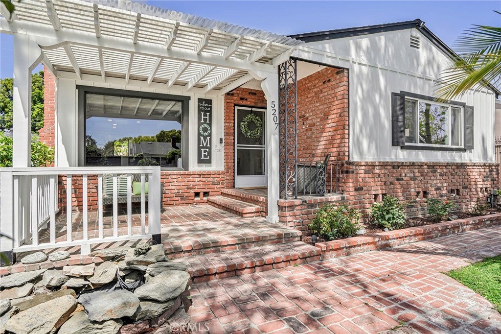 Photo of Listing #PV25076828