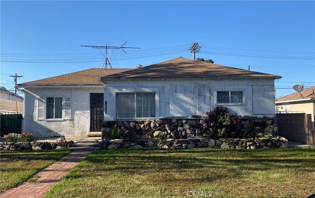 Photo of Listing #SR25077327