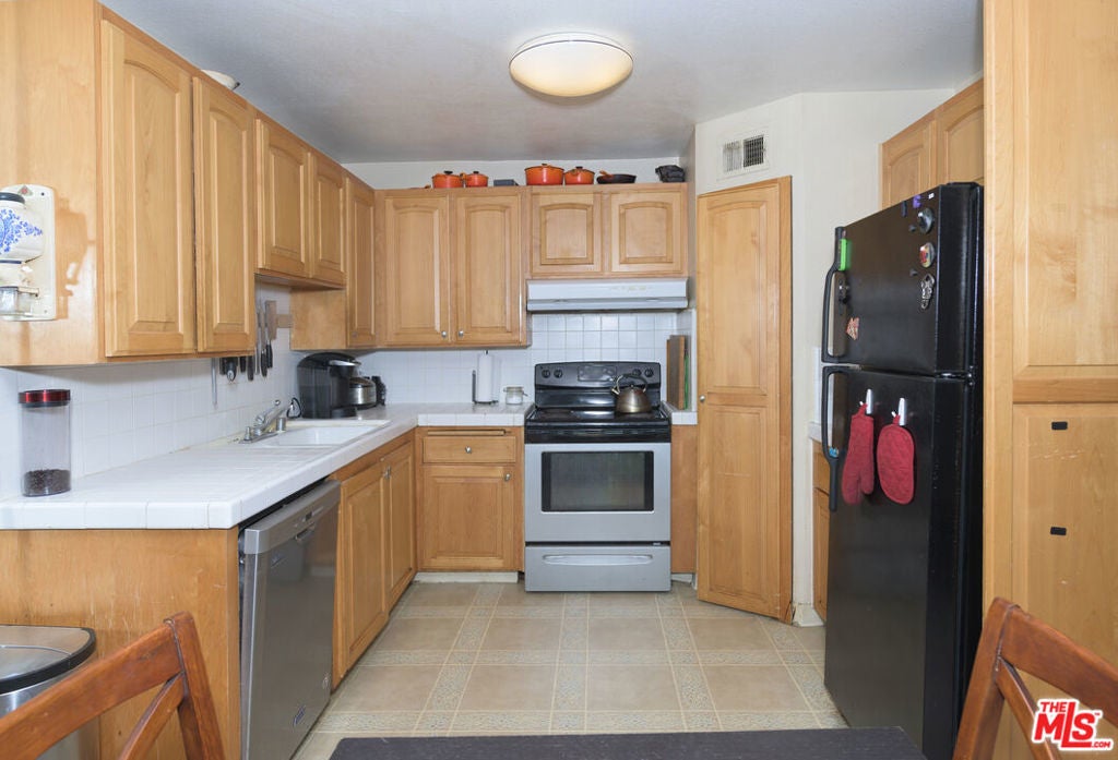 Photo of Listing #25519221