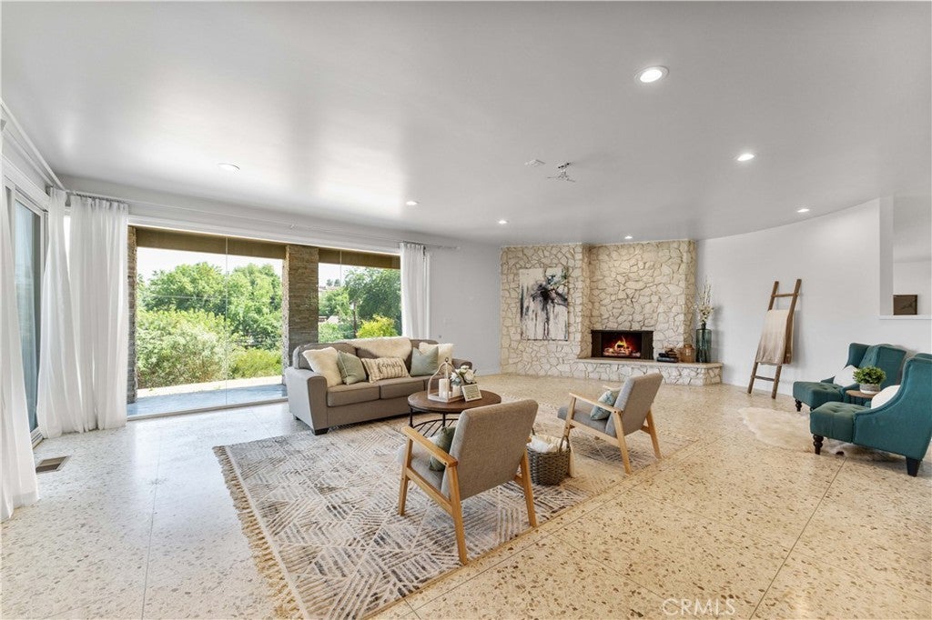 Photo of Listing #CV25077474