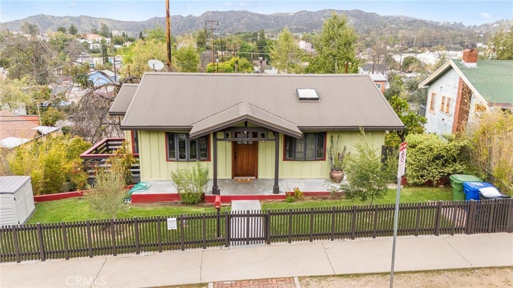 Photo of Listing #IV25077610