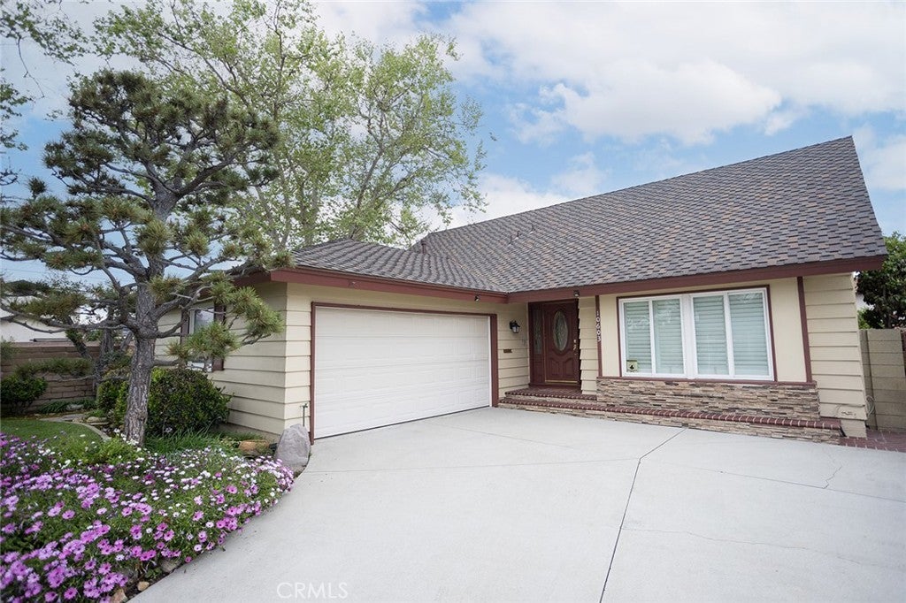 Photo of Listing #PW25077449